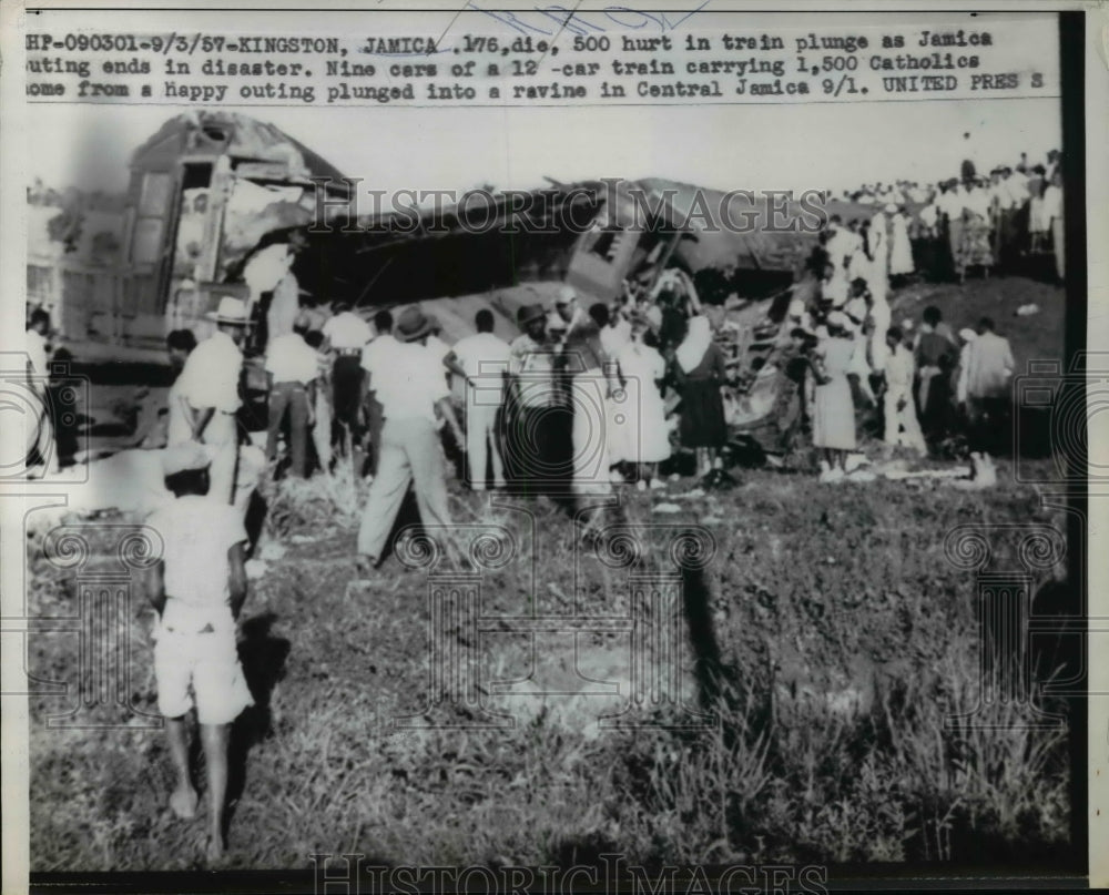 1957 Press Photo Train Wreck in Kingston, Jamaica - nef44806