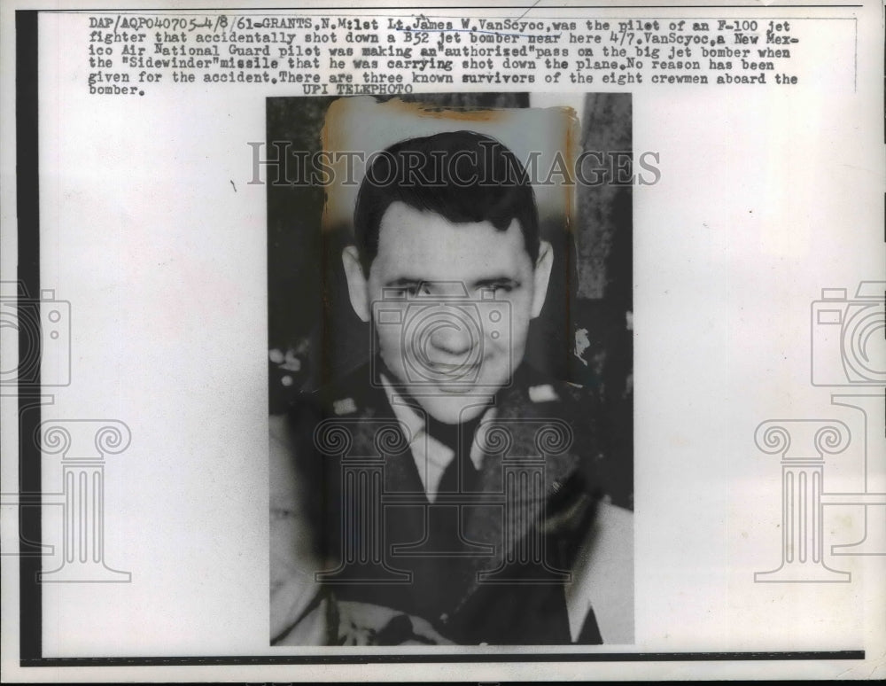 1961 Press Photo Lieutenant James W. Van Scyoc - nef44827