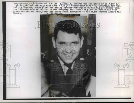 1961 Press Photo Lieutenant James W. Van Scyoc - nef44827