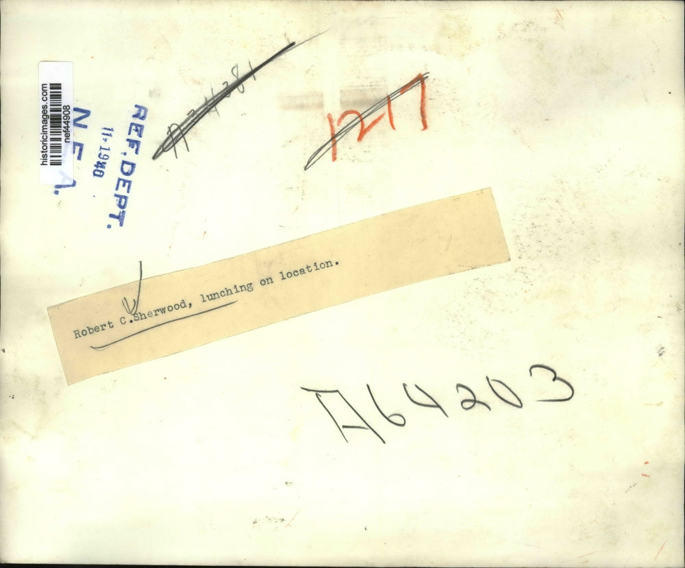 1940 Press Photo Robert C. Sherwood, Lunching on Location - nef44908