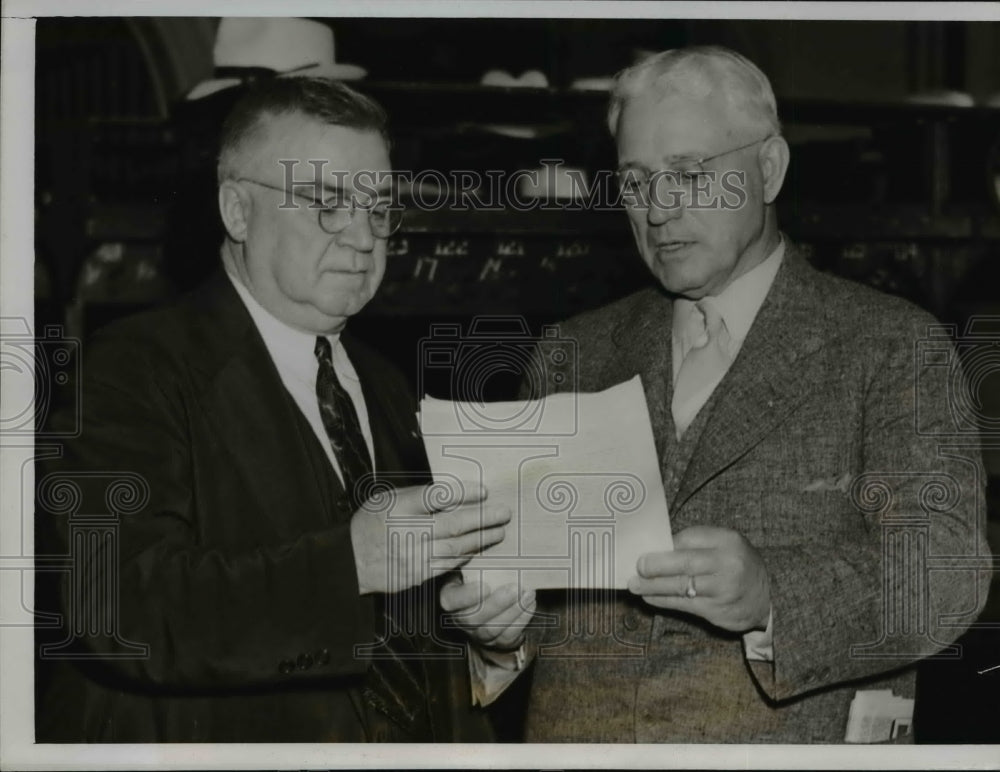 1937 Press Photo Alvaney Johnston, A.F. Whitney at Railroad Brotherhood Meeting