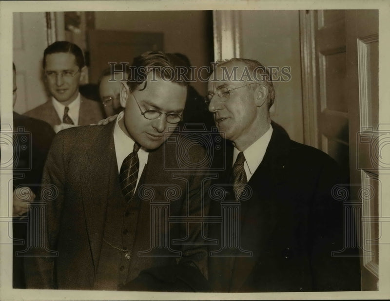 Load image into Gallery viewer, 1937 Press Photo Homer L. Martin, John Brophy at Conference, Washington, D.C.
