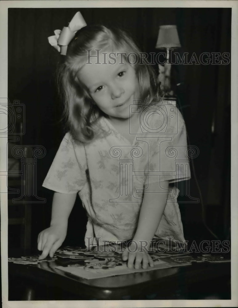 1948 Press Photo Lymphatic Leukemia Victim Donna Sue Patrick Wants Christmas