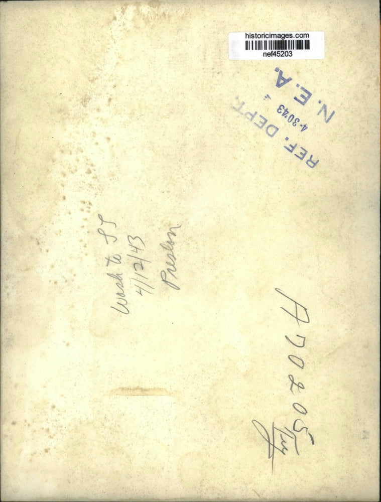 1943 Press Photo Florence Hall Sworn in As Head of Women's Land Army