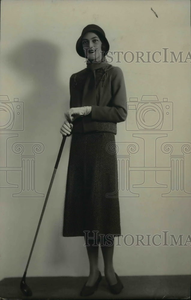 1930 Press Photo Model Wearing Chantal Golf Wear - nef45223
