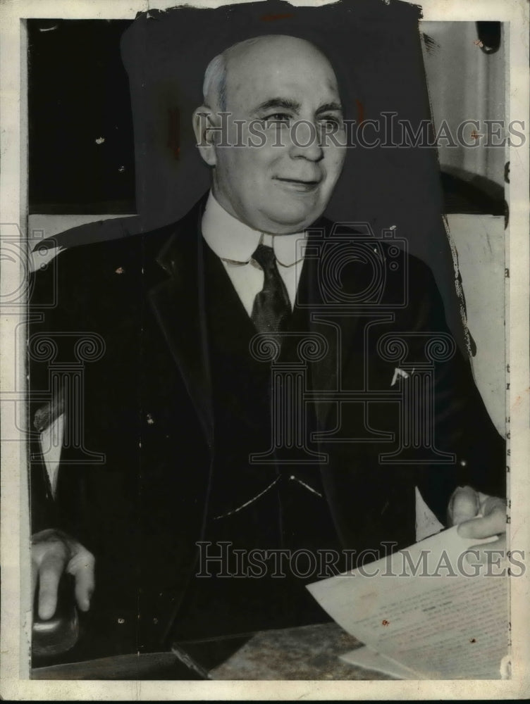 1934 Press Photo Frank Finley Merriam at Governor's Desk, Sacramento, California