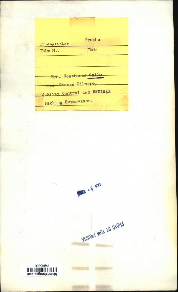 Press Photo Constance Gallo, Thomas Gilmore at Work - nef45306