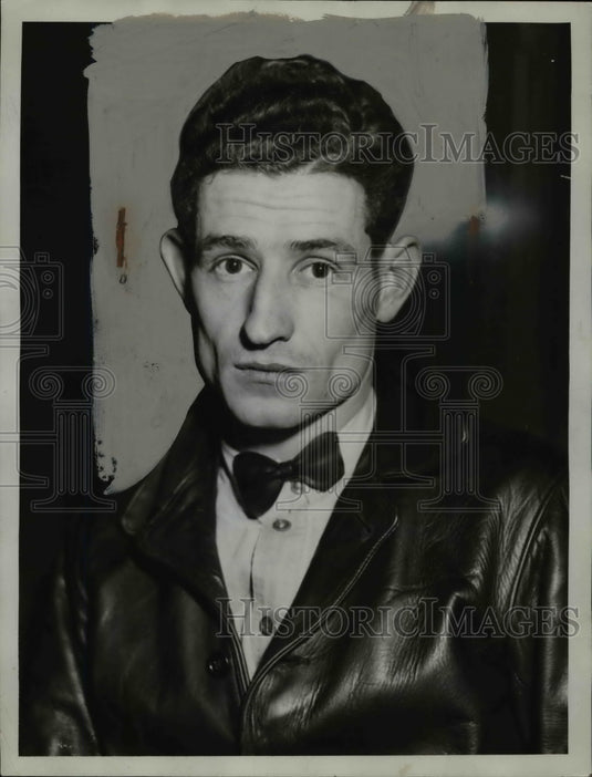 1934 Press Photo Driver R.W. Firman, Lakewood, Ohio - nef45491