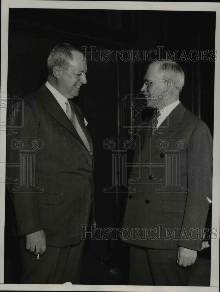 Load image into Gallery viewer, 1936 Press Photo Charles R. Gay, Dr. Carl E. Parry at Stock Exchange Convention
