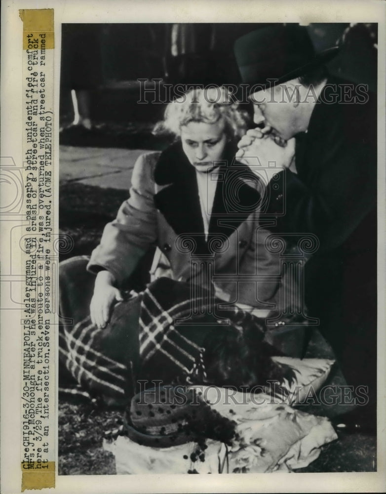 1948 Press Photo Mrs. J.P. McDonough Comforted After Injury in Wreck minneapolis