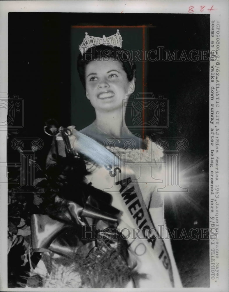 1962 Press Photo Miss American Jacquelyn Jeanne Mayer After Crowning - nef45591