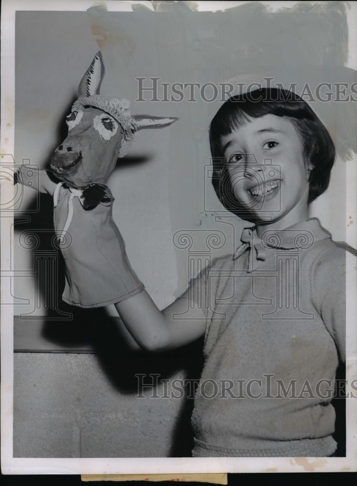 Load image into Gallery viewer, 1959 Press Photo Marianne John of Renwood Parma Elementary w/ Donkey Puppet
