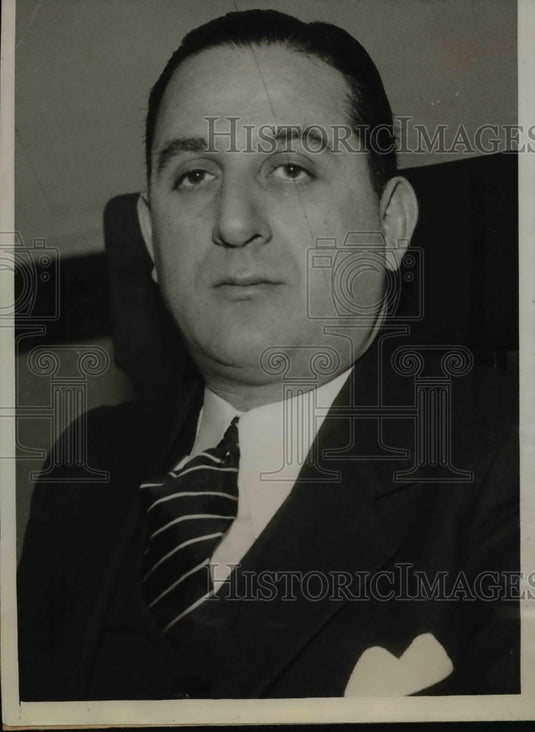 1935 Press Photo Robert Isaacson asks $100,000 balm from Mary Byrn Alexander