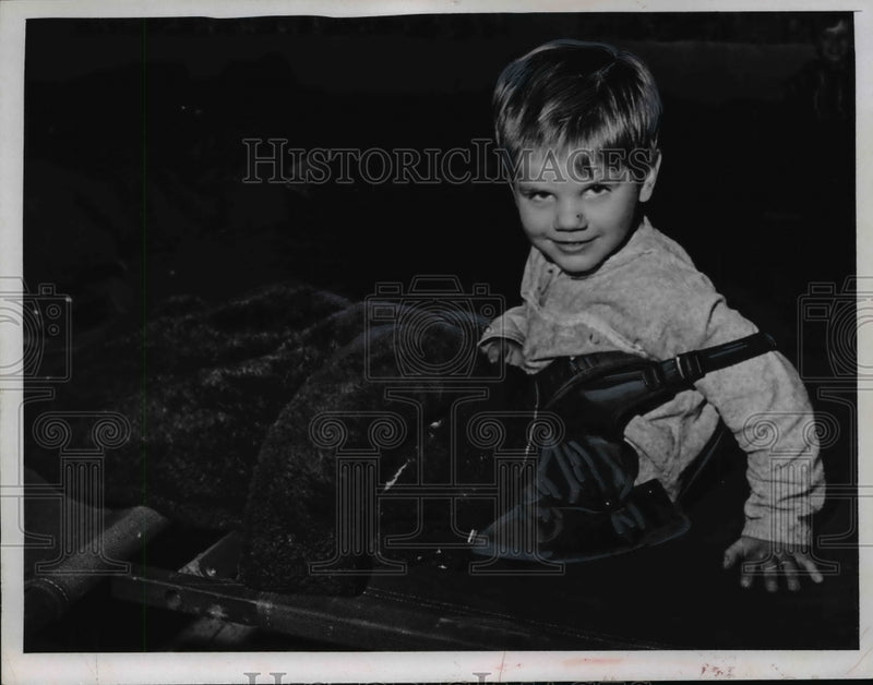 Load image into Gallery viewer, 1968 Press Photo Patrick Sauva - nef45807
