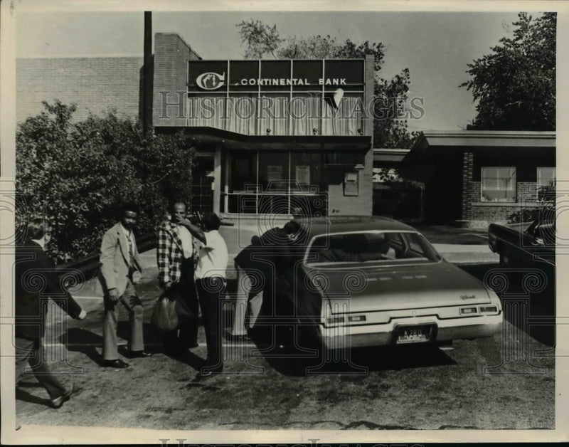 Load image into Gallery viewer, 1973 Press Photo Cleveland Bank - nef45866
