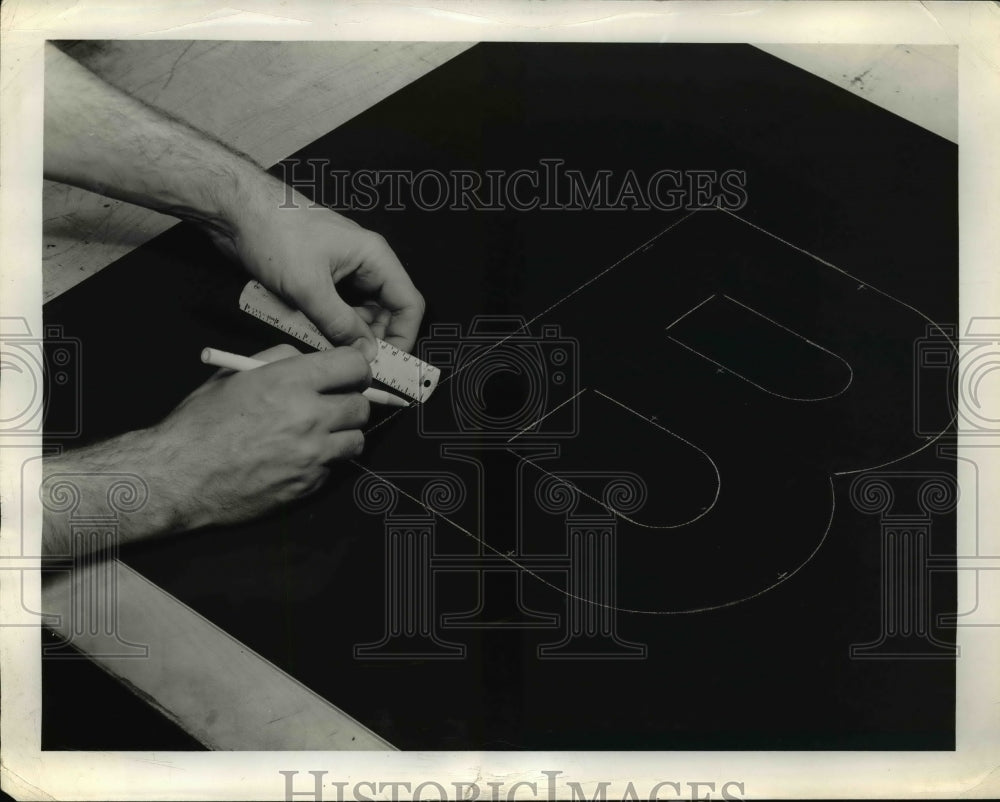 1951 Press Photo Mark Clip Locations 3/16tths an Inch From Outside Edge Tracings