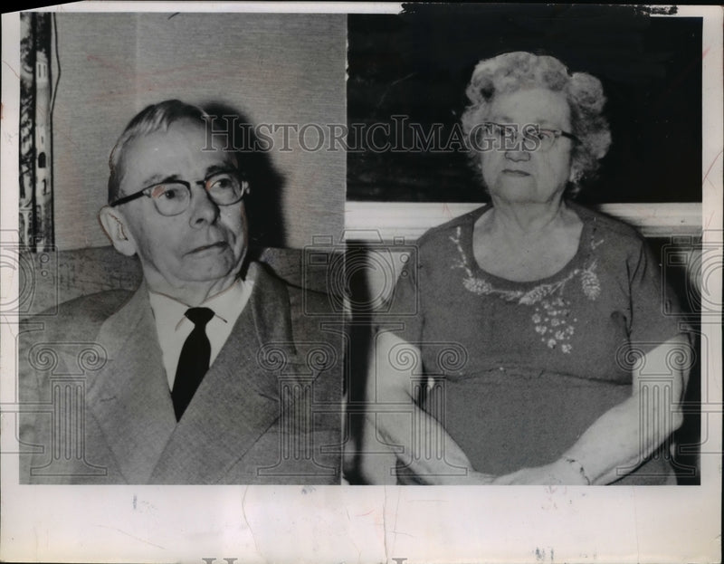 Load image into Gallery viewer, 1961 Press Photo Walter Bestor &amp; Wife, Before Golden 50th Wedding Anniversary
