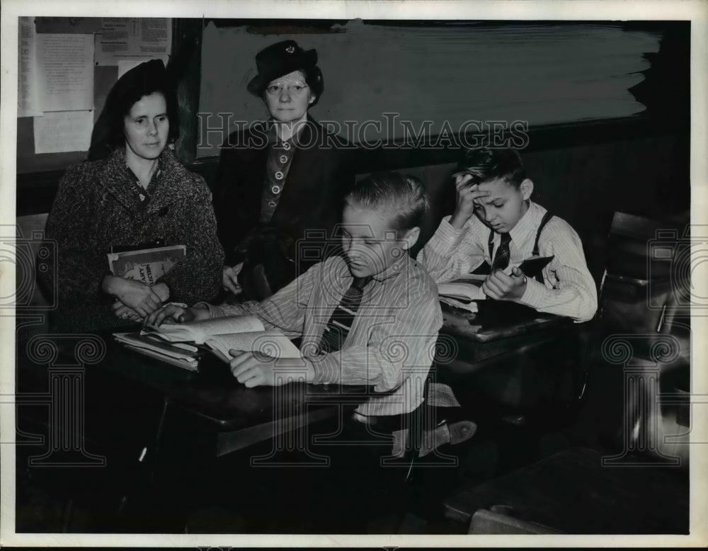1939 Press Photo Parent Teacher Association Cleveland Sideline Students