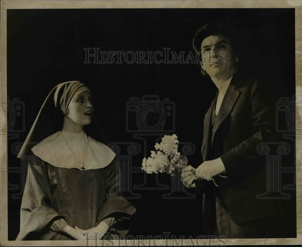 Press Photo Marie O&#39;Donnell, David L. Regal in &quot;The Runner Stumbles&quot; Play- Historic Images