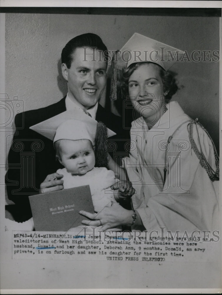 Press Photo Mrs James Stewart Graduated as Valedictorian of West High School