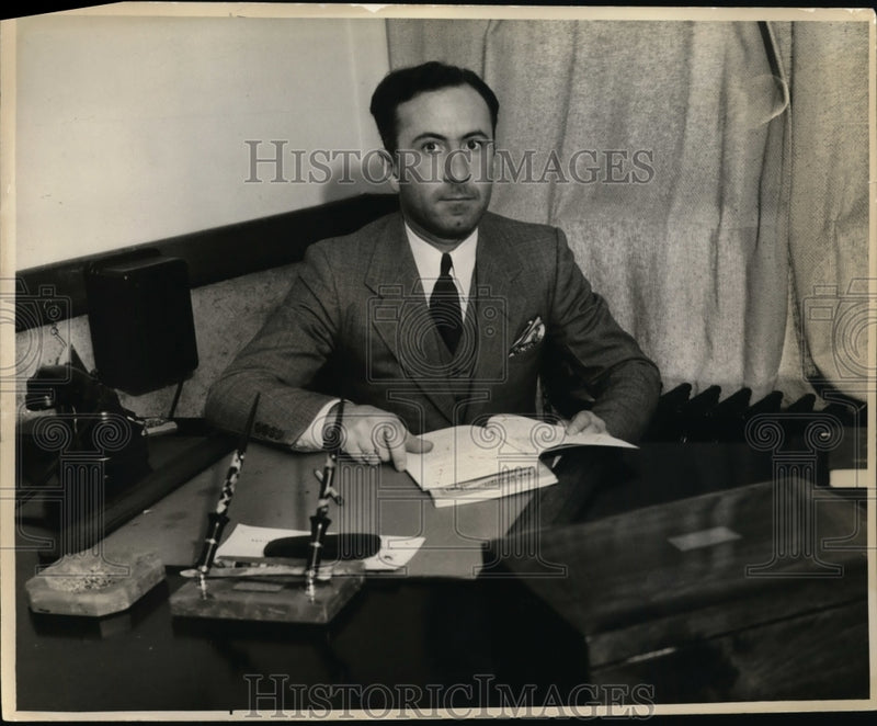 Load image into Gallery viewer, 1933 Press Photo Harry Levy Prominent Members of Ohio Bar &amp; Asst US Dis Attorney
