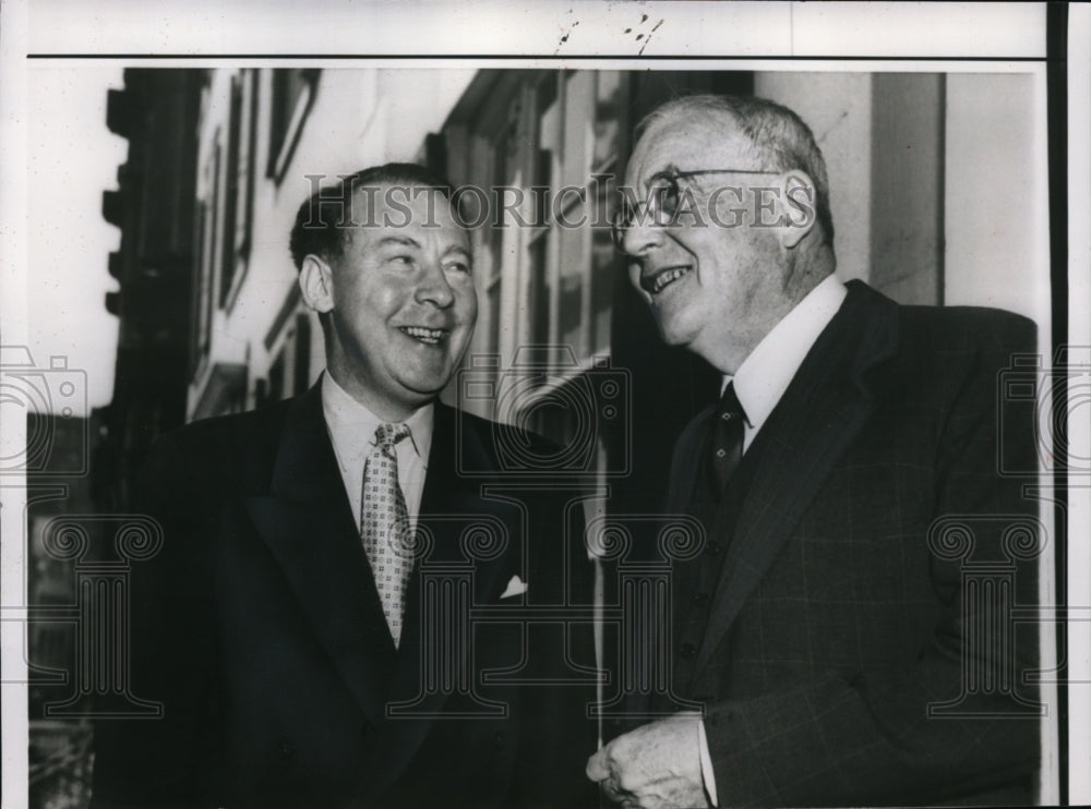 1956 Press Photo Hugh Gaitskell with Secretary of State Milles at Blair House