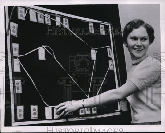 1953 Press Photo Betty McCall of Meadowview demonstrate how electrical works