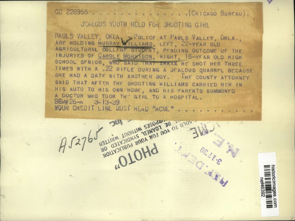 1939 Press Photo Police Holding Murray Williams In Shooting of Carole Morrison