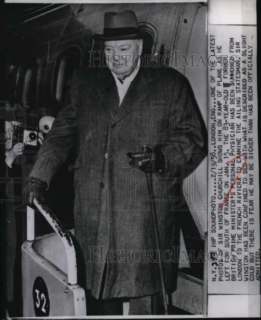1958 Press Photo Churchill on ramp of plane as he left for south of France