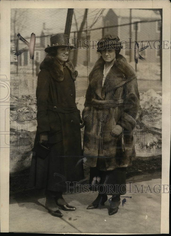 1920 Press Photo Ruane twins said to have aided investigation in Bergdoll case