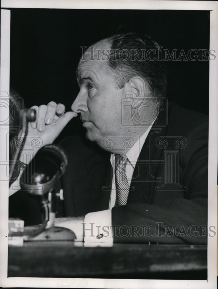 1947 Press Photo John Meyer shown testifying before the Senate War Committee