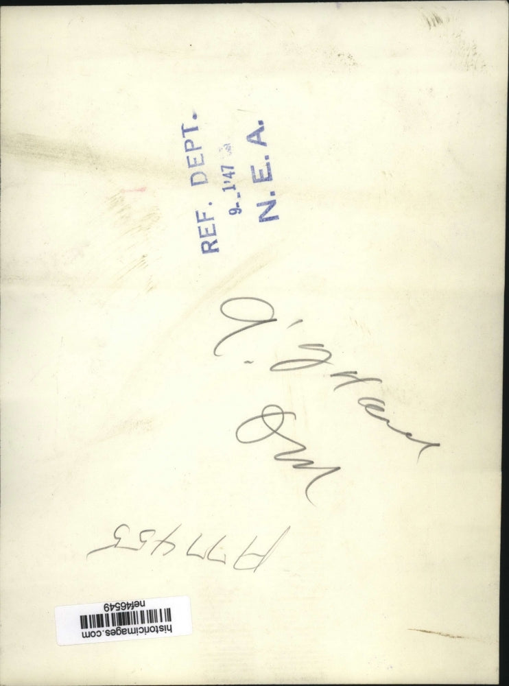 1947 Press Photo John Meyer publicity man for Howard Hughes being questioned