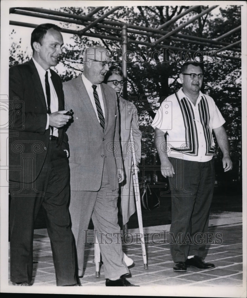 Load image into Gallery viewer, 1965 Press Photo Lake County Officials - nef46840
