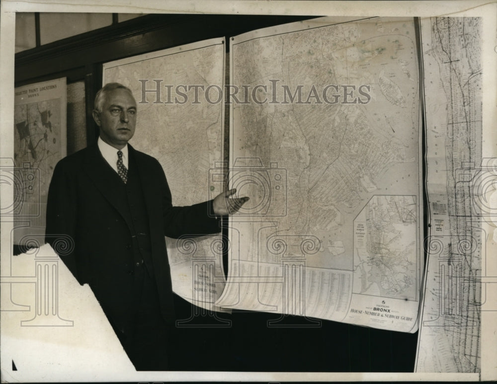 1931 Press Photo Bayard F Pope Shown in Offices of Unemployment Relief Committee