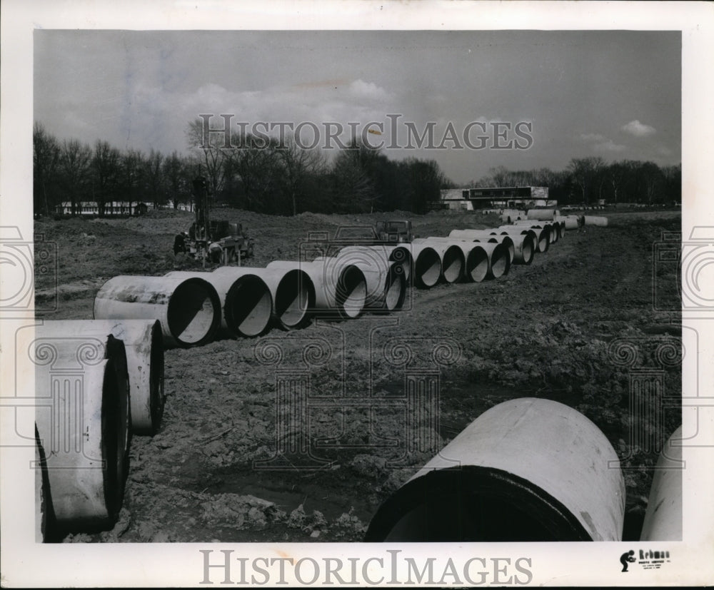 1962 Press Photo Giant Sewer Pipes to Carry Rain Water to Lake Being Dug