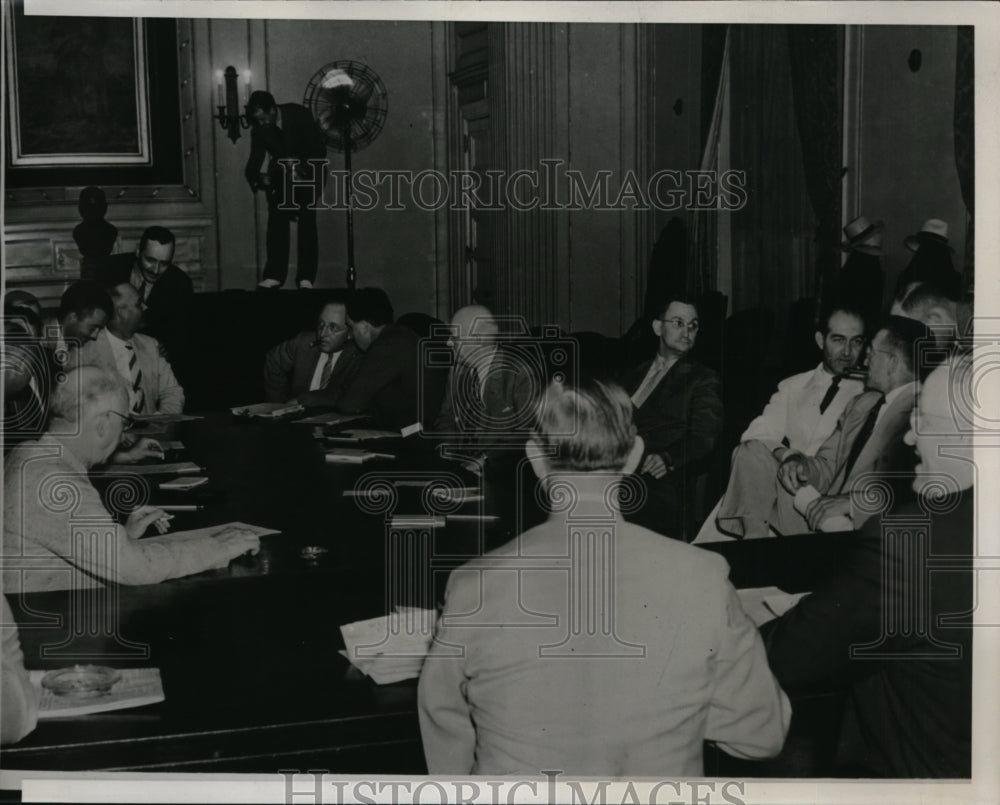 1939 Press Photo Meeting in Oklahoma to Help With Toppling Crude Oil Prices