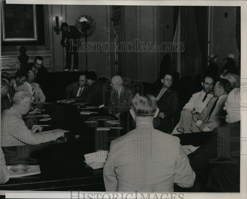 Load image into Gallery viewer, 1939 Press Photo Meeting in Oklahoma to Help With Toppling Crude Oil Prices

