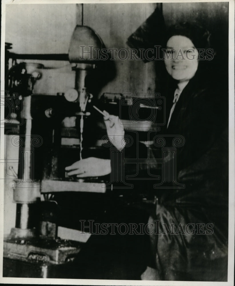 1942 Press Photo Mrs Ethel Brown Chosen by British Workers To Broadcast
