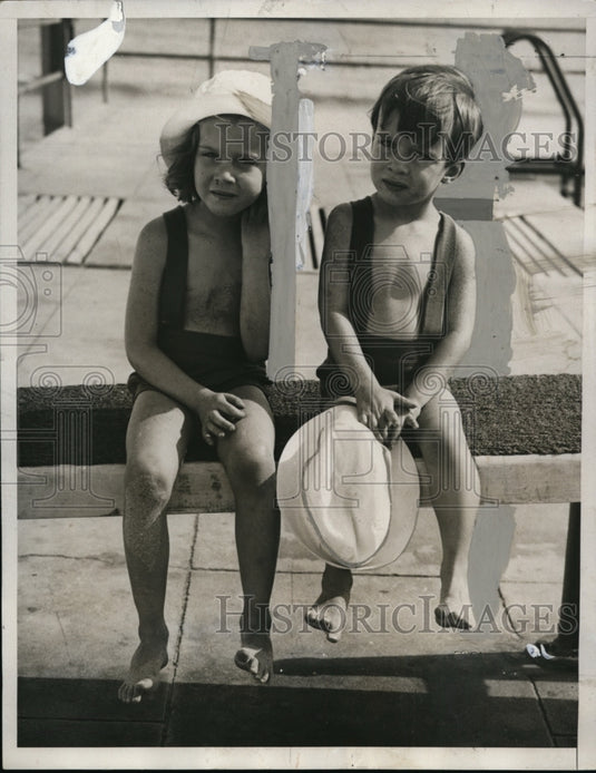 1933 Press Photo Patsy & Peter Pulitzer at Sea Spray Beach, palm Beach Florida