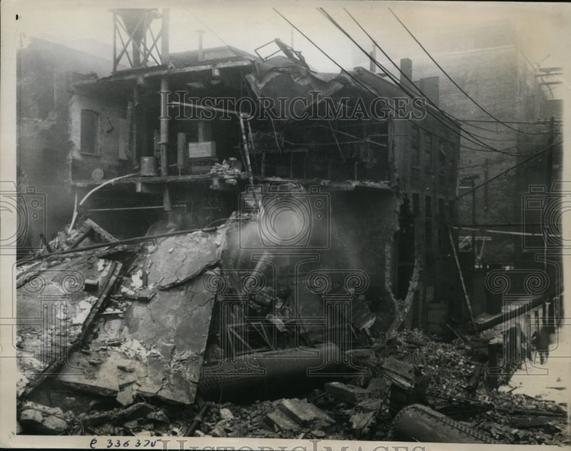 Load image into Gallery viewer, 1936 Press Photo Scene of Swift &amp; Company Stockyard Explosion, Chicago
