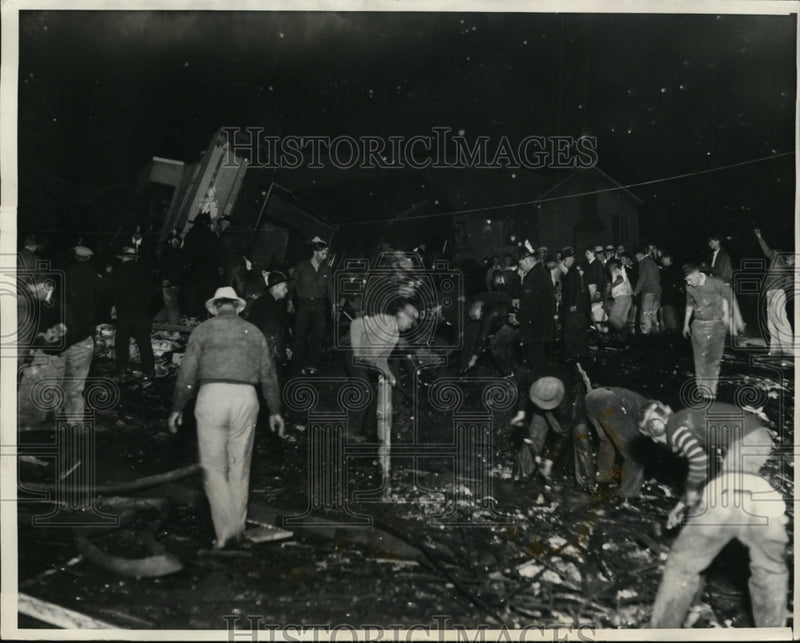 Load image into Gallery viewer, 1931 Press Photo Scene of Gas Explosion at Berkeley, California Home - nef47265
