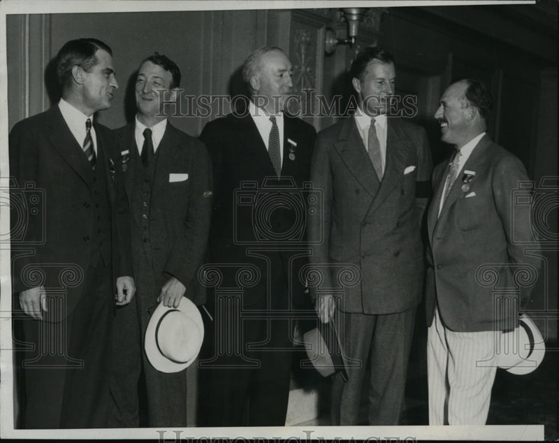 Load image into Gallery viewer, 1933 Press Photo Rainbow 42nd Division AEF 15th annual Reunion in Chicago
