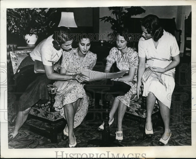Load image into Gallery viewer, 1938 Press Photo Tropical Milk Fund Ball Planning committee Meeting, Palm Beach

