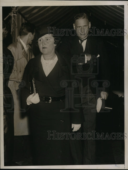 1935 Press Photo Edgar L.G. Prochnik, & Wife Leaving St. Mathews Catholic Church