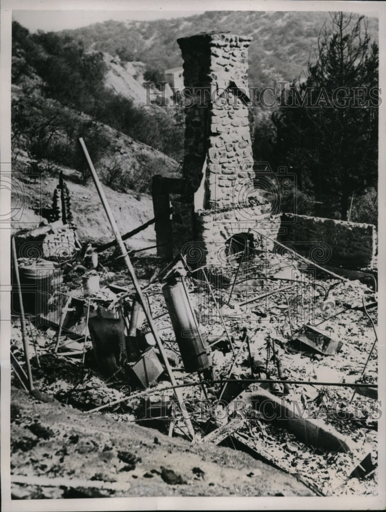 1936 Press Photo Chimney Symbolizes Devastation of Malibu Mountain Fires