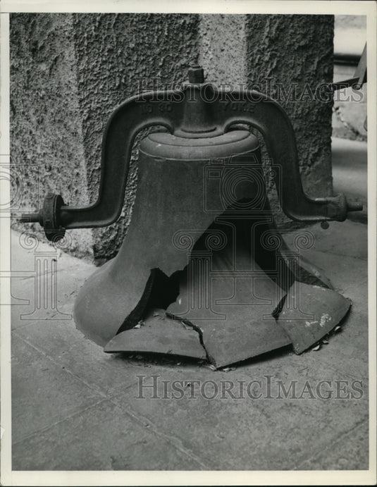 1937 Press Photo Father Damien's Bell From Church of St. Francis - nef47469
