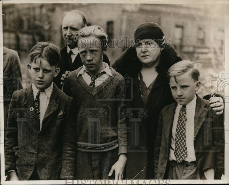 Load image into Gallery viewer, 1932 Press Photo Edward Walsj and Brother Thomas escaped from Kidnapers
