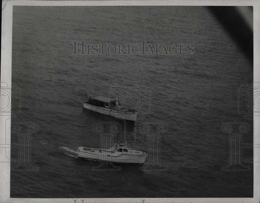1950 Press Photo Distressed Cruiser Boat Found by Coast Guard Auxiliary