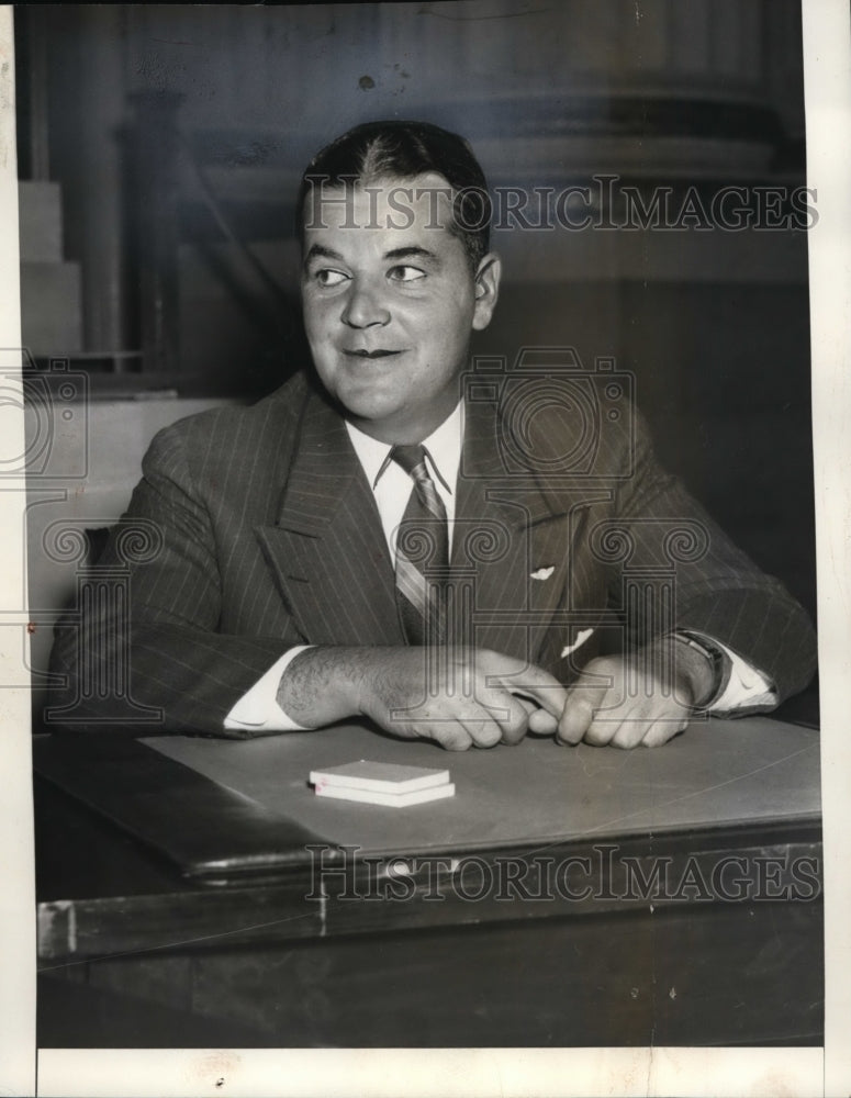 1940 Press Photo C. Bedell Monro at Civil Aeronautics Board Hearing - nef47822