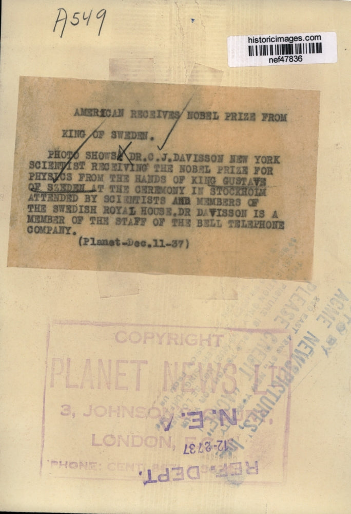 1937 Press Photo Dr C.J. Davisson Receives Nobel Prize From King Gustave